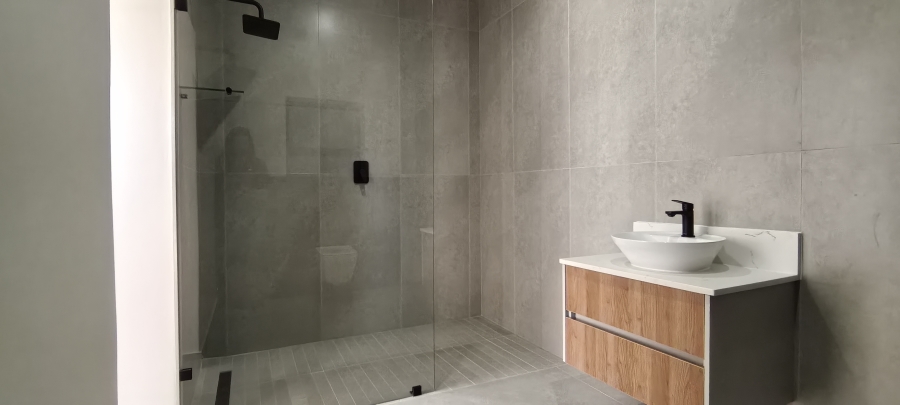 5 Bedroom Property for Sale in Outeniquasbosch Western Cape